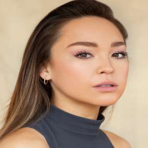 Naomi J Ogawa Birthday, Real Name, Age, Weight, Height, Family, Facts